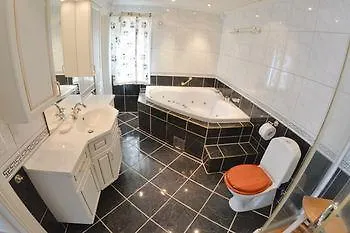 Mefjord Brygge Szálloda 5*